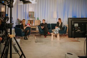 tolino StoryDays 2022: Gesprächsrunde auf der Bühne