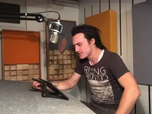 Foto von Marco Sven Reinbold bei der Produktion von Greg Walters Hörbuch